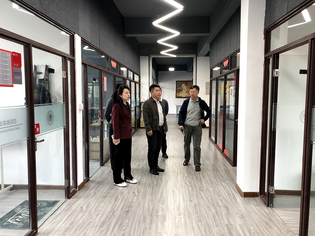 秘书长刘延 商会会长陆晓琳、秘书长刘延